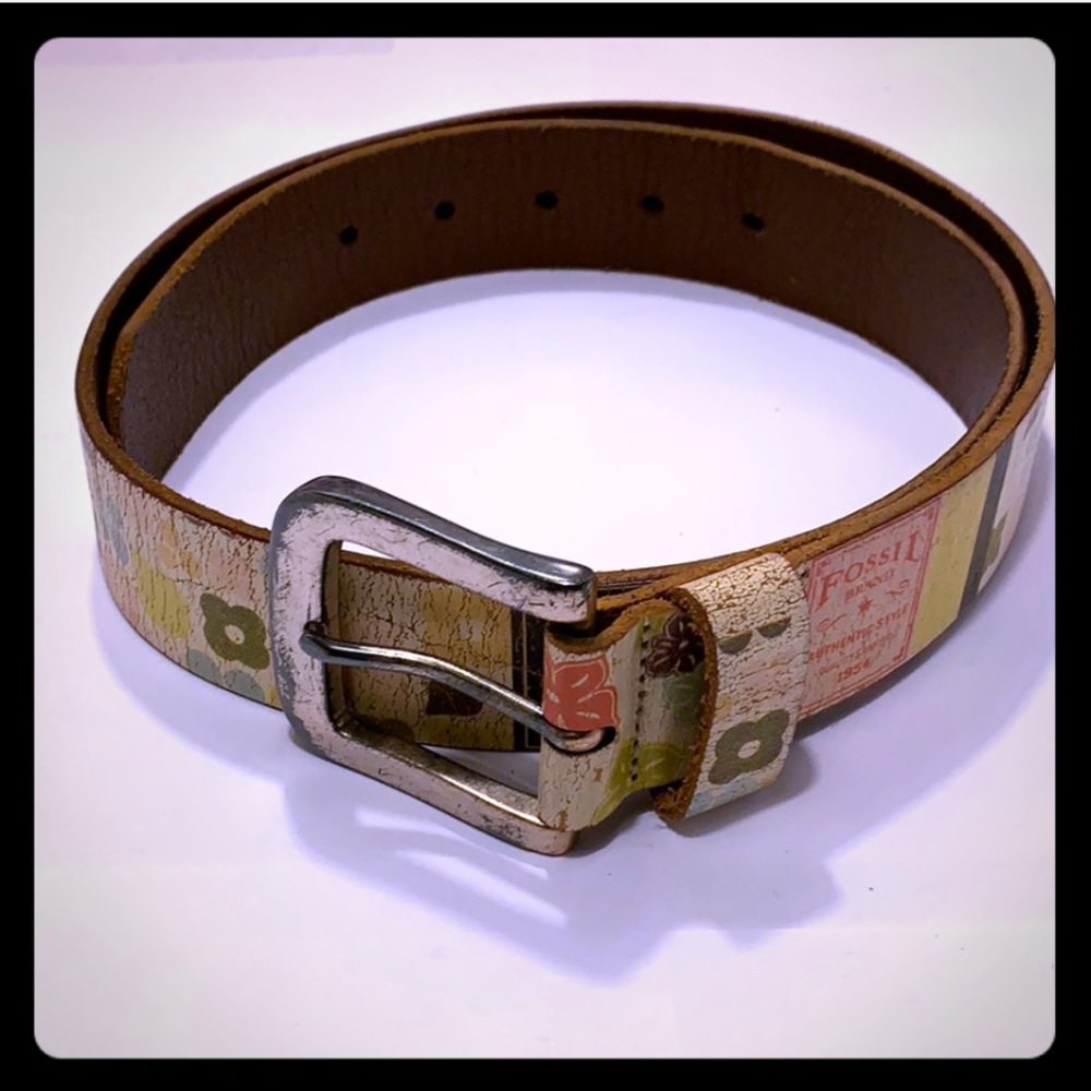 GentlyUsed FOSSIL Women Leather Belt. Size: M